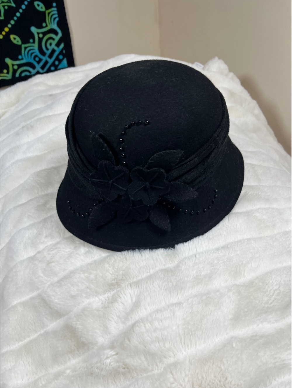 VTG Cappelli Black Felt Wool Vintage Retro NYC Fall Winter Floral Cloche Hat